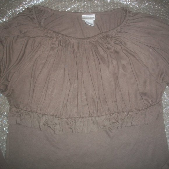 womens Victorian blouse.pleated bust and shoulders.NEWPORT NEWS.Size small - Picture 2 of 3